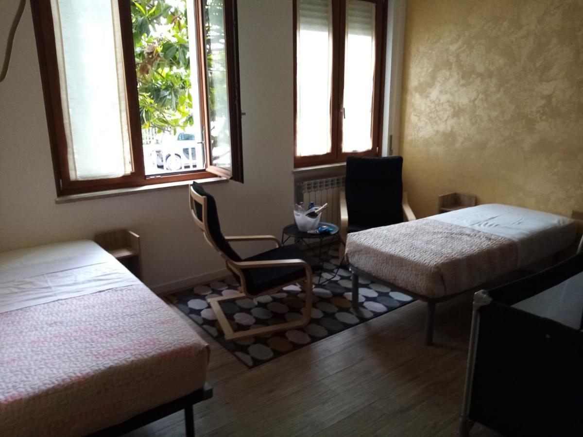 Emmanueli65 Fronte Clinica Per 5 Matrimoniale 2 Singoli 1 Divano Letto Πιατσέντζα Εξωτερικό φωτογραφία