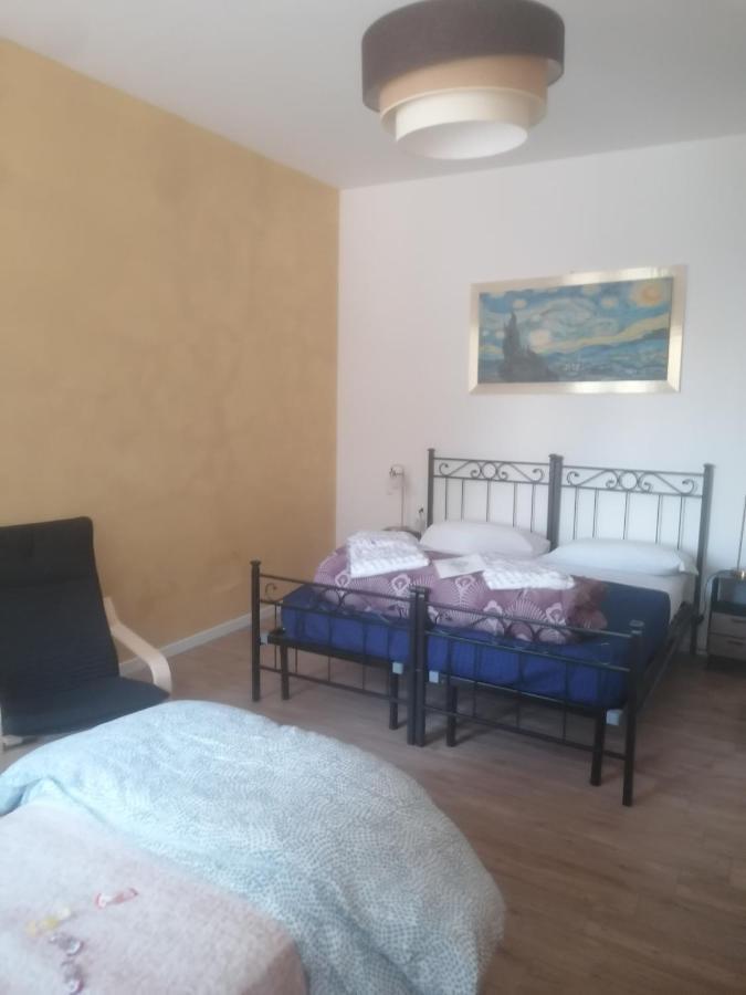 Emmanueli65 Fronte Clinica Per 5 Matrimoniale 2 Singoli 1 Divano Letto Πιατσέντζα Εξωτερικό φωτογραφία