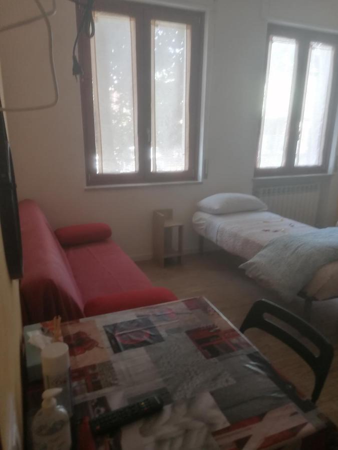Emmanueli65 Fronte Clinica Per 5 Matrimoniale 2 Singoli 1 Divano Letto Πιατσέντζα Εξωτερικό φωτογραφία