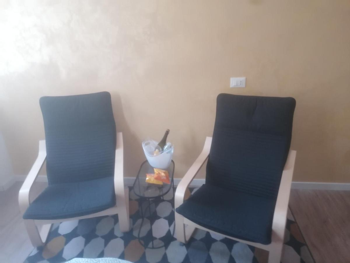 Emmanueli65 Fronte Clinica Per 5 Matrimoniale 2 Singoli 1 Divano Letto Πιατσέντζα Εξωτερικό φωτογραφία